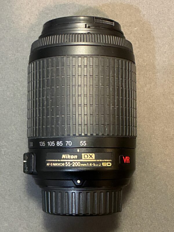 Nikon AF-S DX VR 55-200mm f/4-5.6G IF-ED