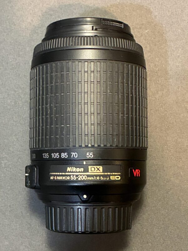 Nikon AF-S DX VR Zoom-Nikkor 55-200mm f/4-5.6G IF-ED Lens
