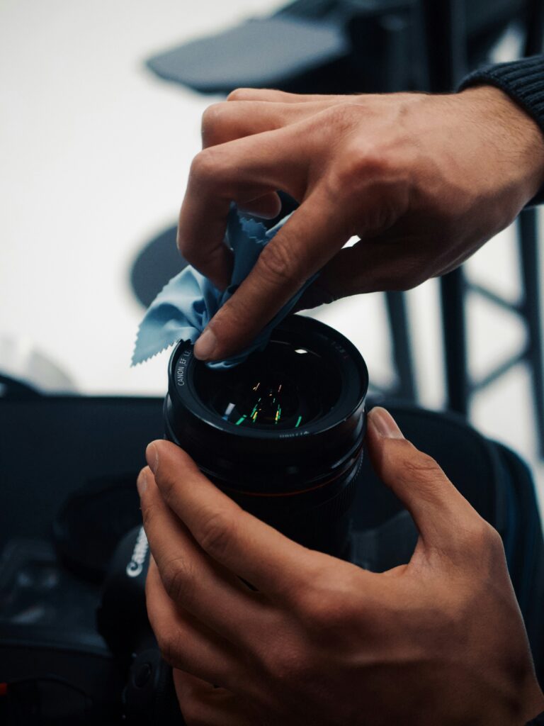 Maintenance and care of used lenses — cleaning camera glass