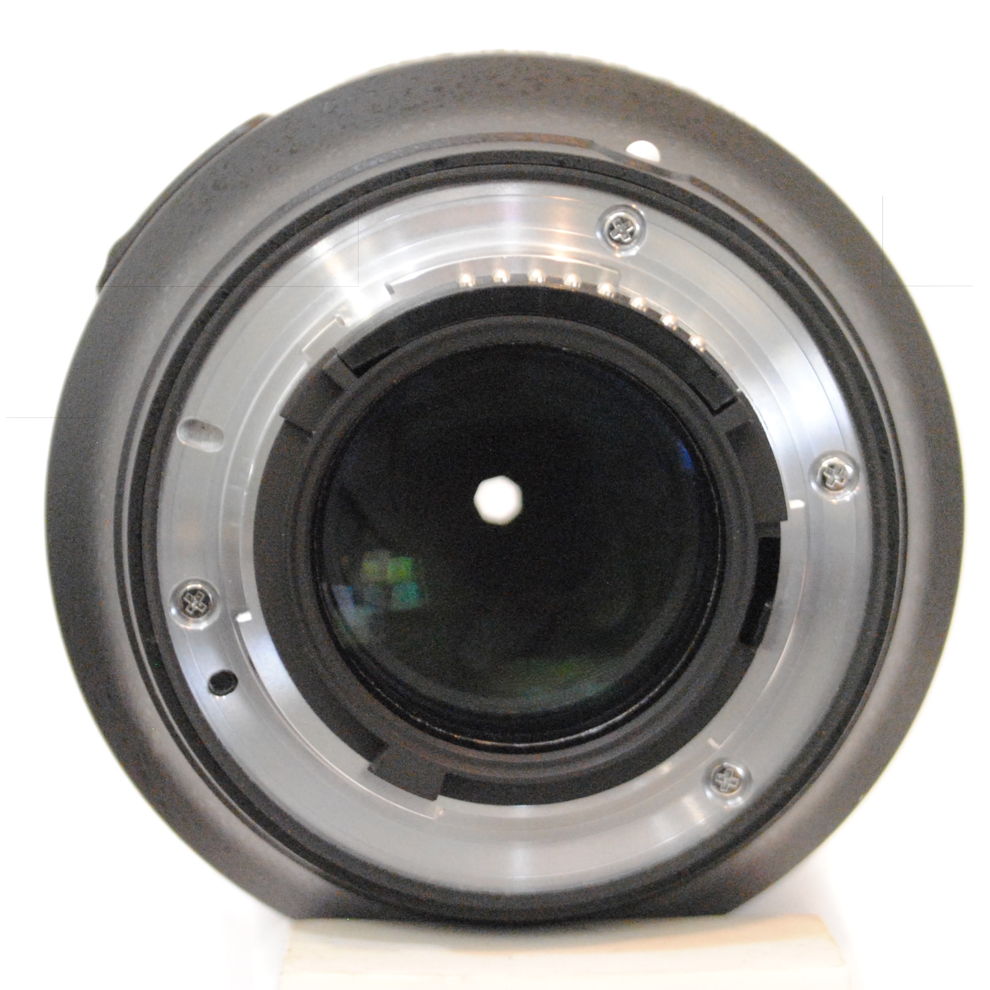 Nikon AF-S 85mm 1.8G on white background