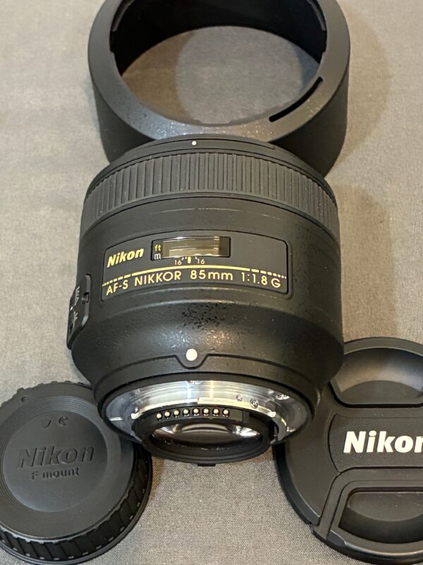 Used Nikon AF-S NIKKOR 85mm f/1.8G lens in excellent condition — Good Used Cameras