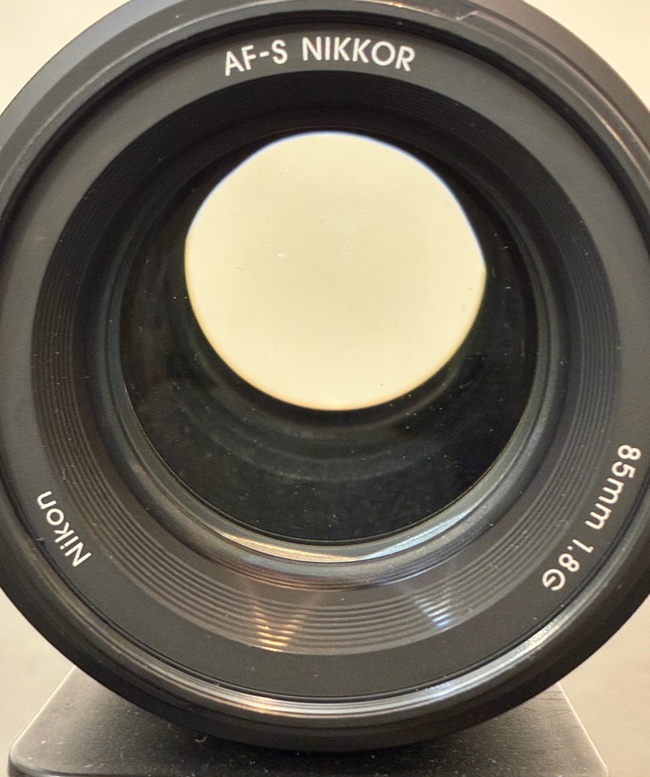 Used Nikon AF-S NIKKOR 85mm f/1.8G Lens - Image 5