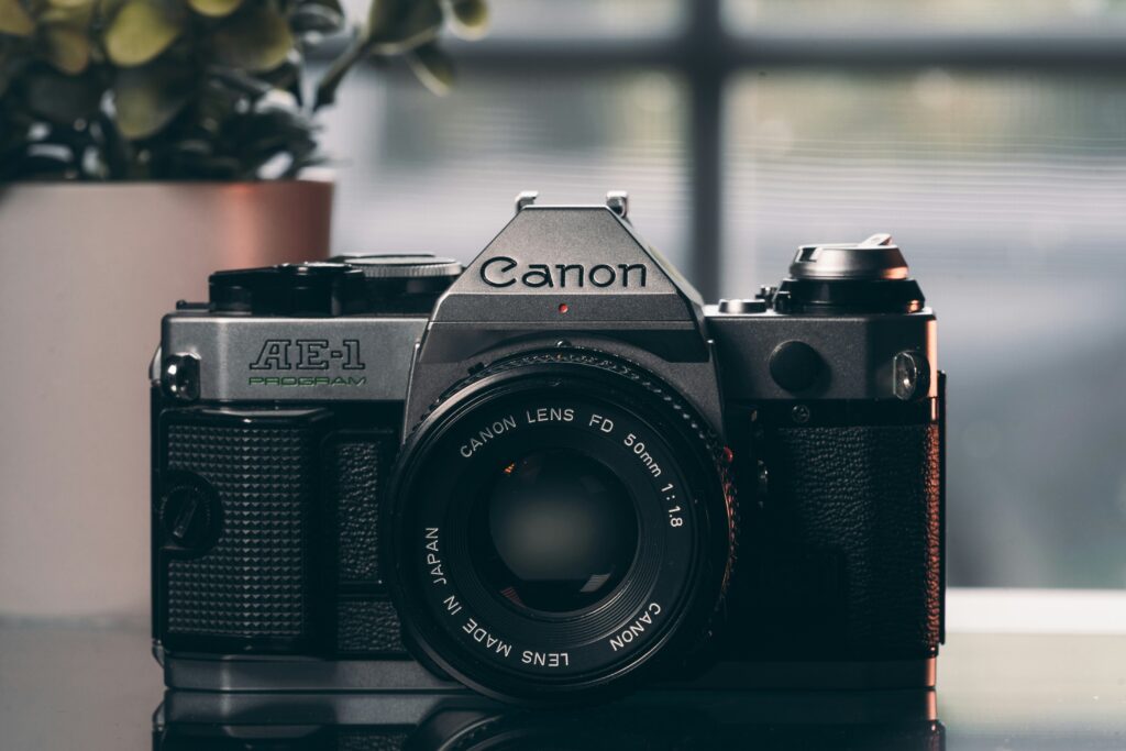 DSLR CAMERA 